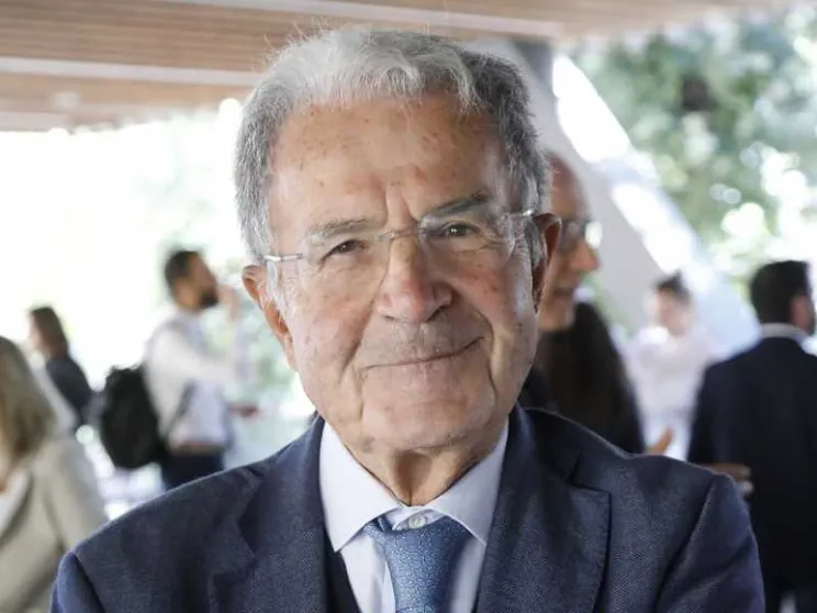 Prodi: «La tregua in Ucraina ci sarà, ma la difesa Ue serve»