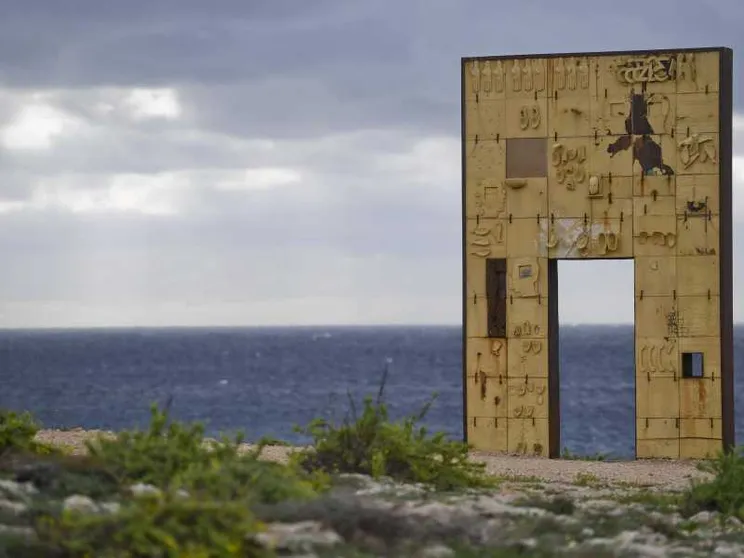 Naufragio al largo di Lampedusa, si cercano 40 persone