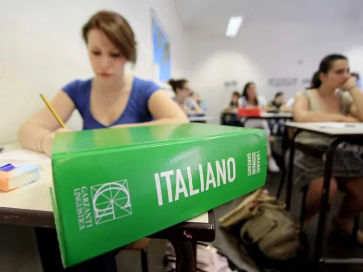 Il ministro: «No ad asterischi e schwa nelle comunicazioni scolastiche»