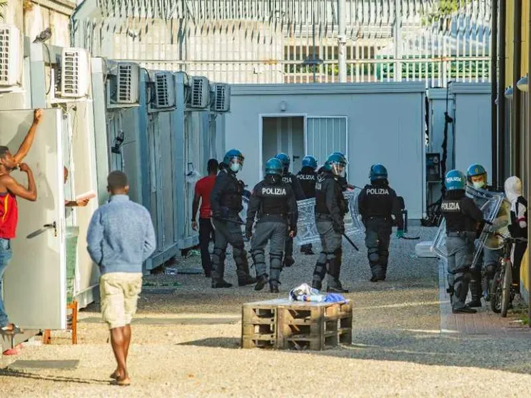 Le Ong contro i Centri di permanenza: Costosi, inefficaci, violano i diritti