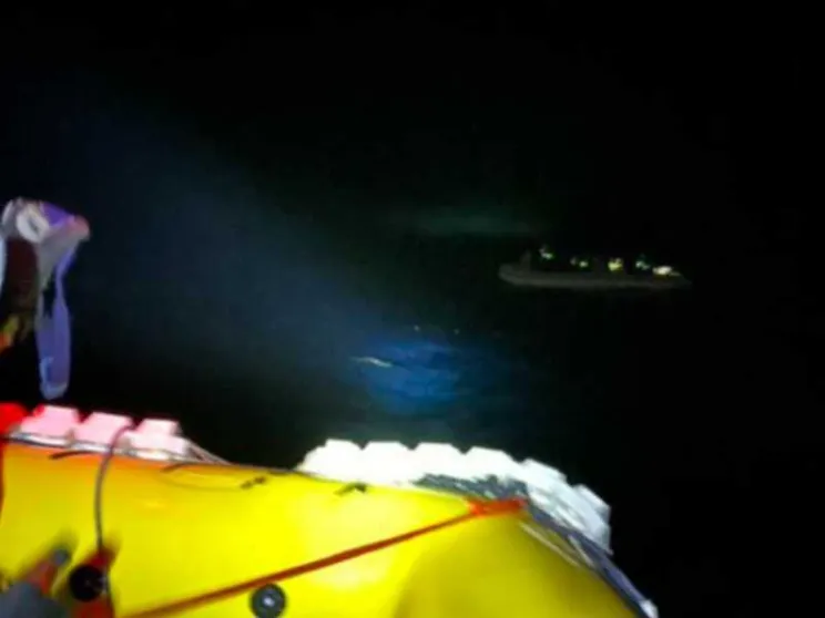 Allarme in mare. «Ci sono 34 persone in pericolo»