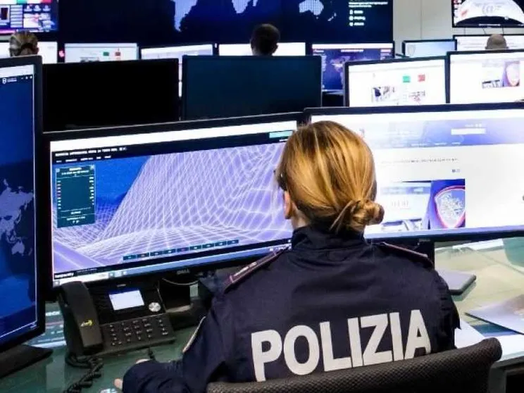 La Polizia ha scoperto online “il manuale d'istruzioni del pedofilo”