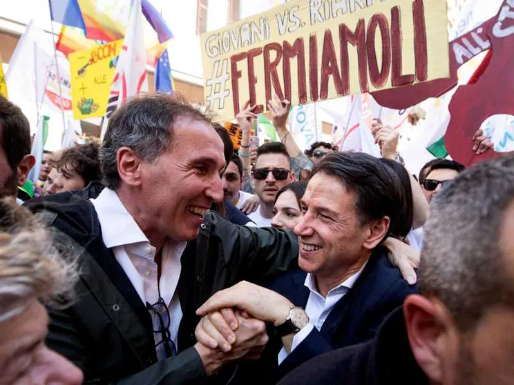 Conte alla manifestazione del no al riarmo: «Qui un'alternativa al Governo»