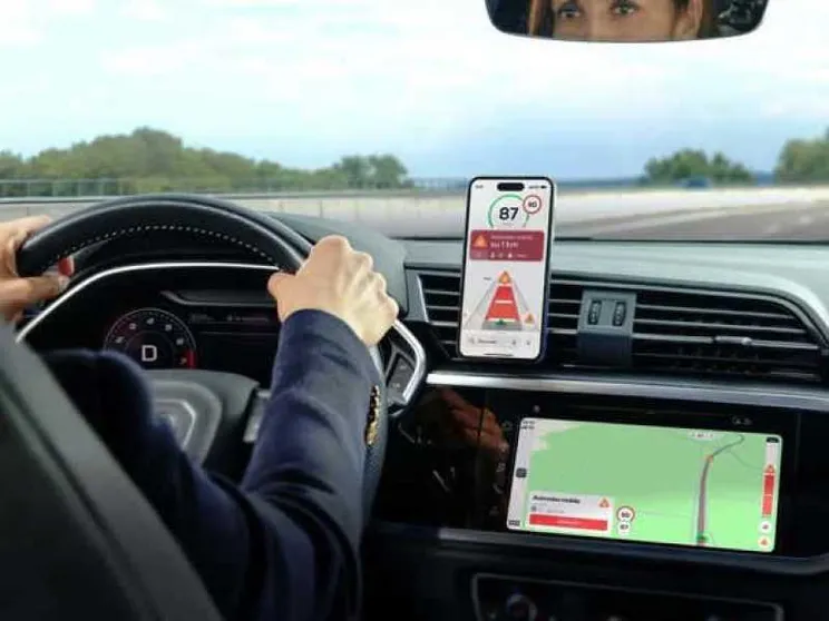 L'app predittiva che segnala gli autovelox diventa più intelligente