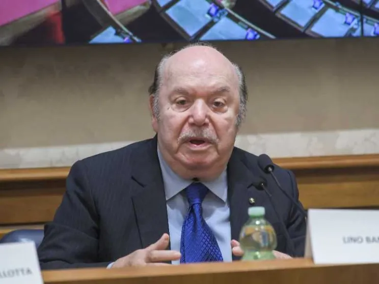 Caro Lino Banfi: l'azzardo manda in rovina, altro che "sfizio"