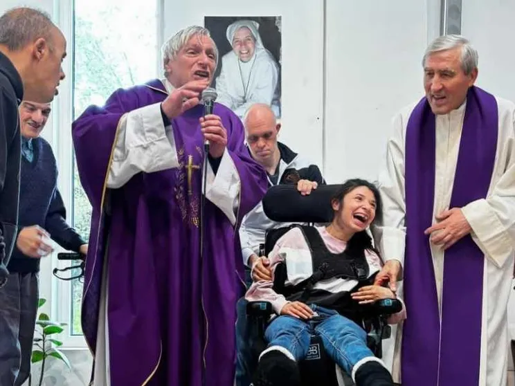 «Voi siete come un tabernacolo»: la Messa di don Ciotti con i disabili