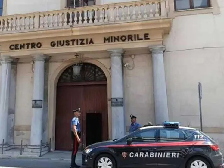 Rivolte e fughe rocambolesche: il carcere è sempre più un'emergenza