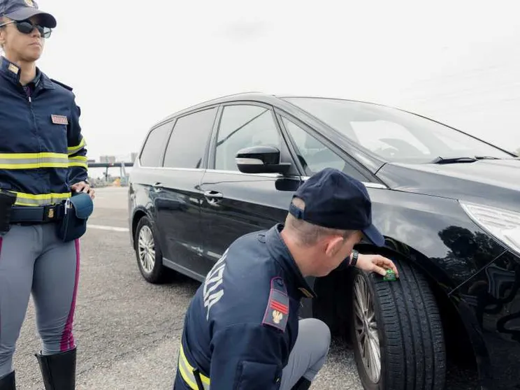 Da oggi si torna alle gomme estive, ma c'è un mese per cambiarle