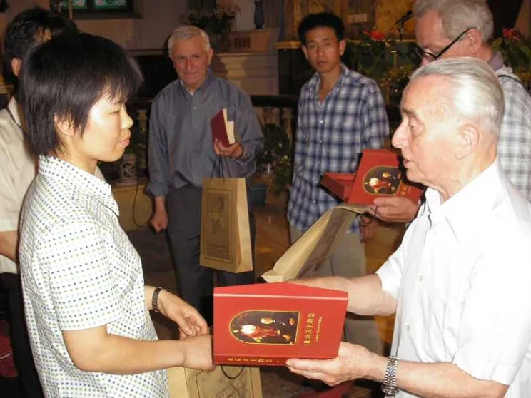 Addio a padre Lazzarotto, pioniere dei contatti con i cattolici in Cina