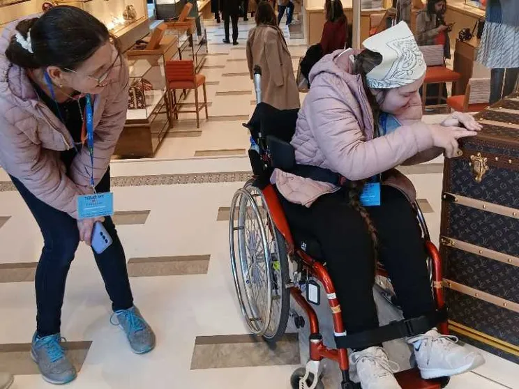 Cosa fanno 30 disabili polacchi a Parigi nei giorni prima di Pasqua