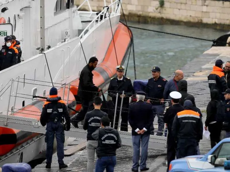 Rimpatriato dall'Albania primo migrante irregolare