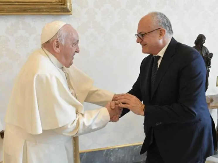 Gualtieri: «Mi sento più solo. Francesco vescovo della gente, amava Roma»
