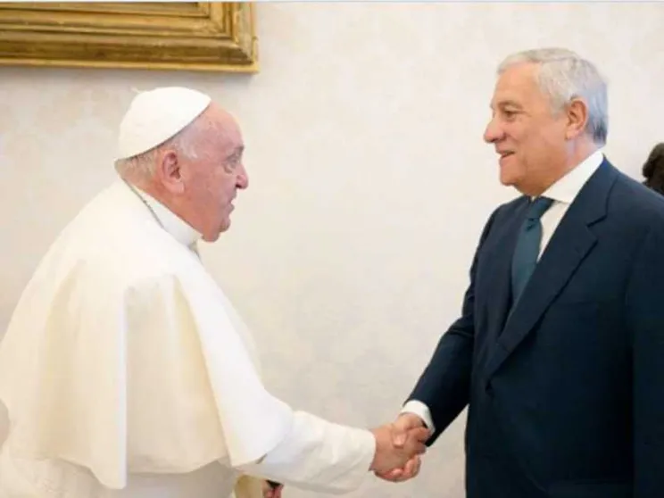 Tajani: «Francesco è stato davvero il Papa di tutti»
