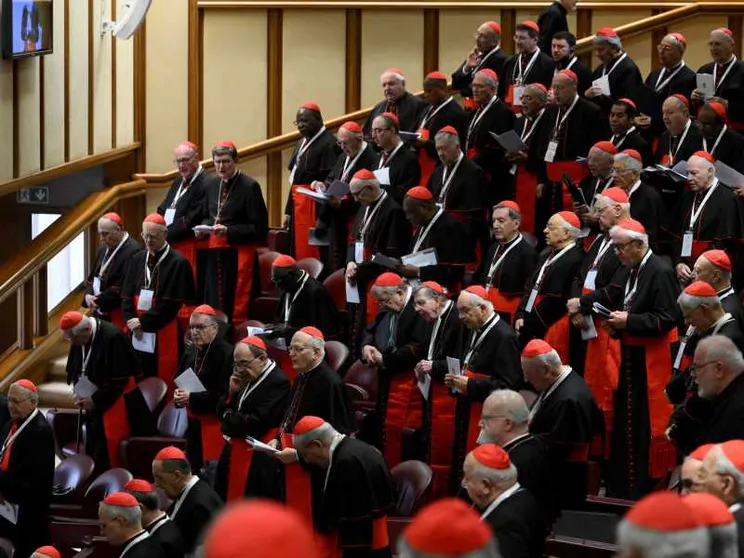 Dai cardinali l'invito alla preghiera. «Docili all'azione dello Spirito»