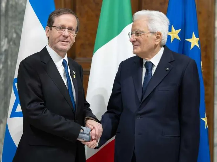 Mattarella ad Herzog: due popoli e due Stati unica via per la pace