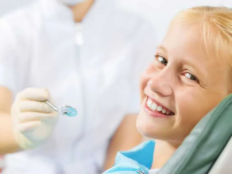 Visite odontoiatriche ai ragazzi, gli universitari “adottano” la scuola