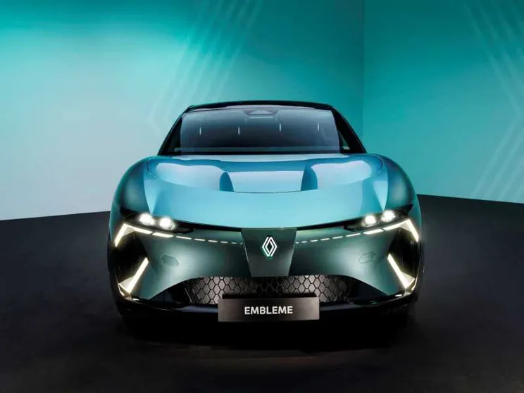 Renault Embleme, la prima auto-laboratorio ricicabile al 90%