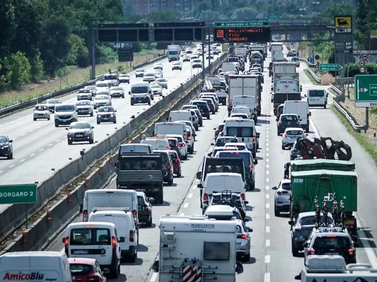 Le auto in Italia sono sempre di più (e sempre più vecchie)