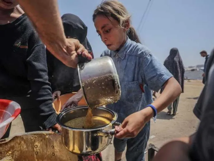 «Gaza è alla fame». Ancora senza data il ritorno degli aiuti
