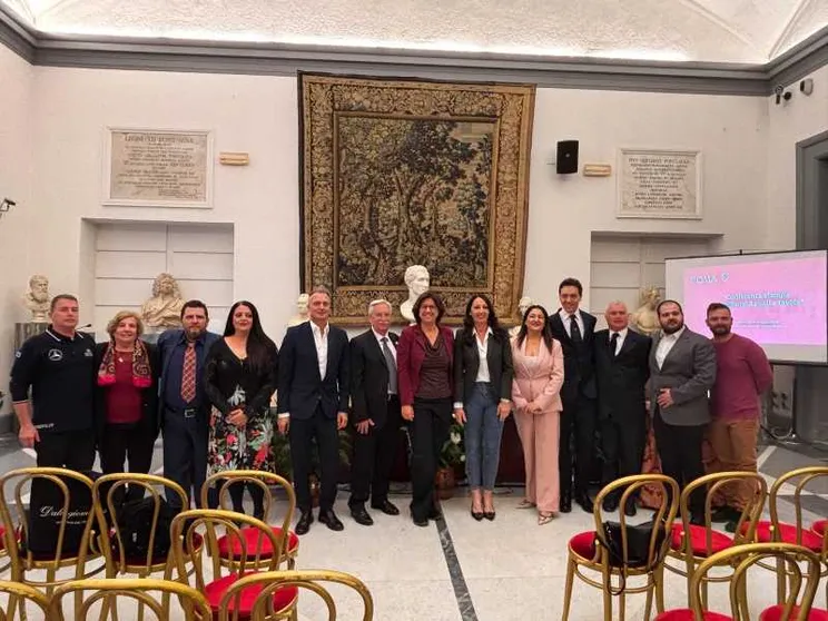 Roma aggiunge "2 posti a tavola" al ristorante per chi è in difficoltà