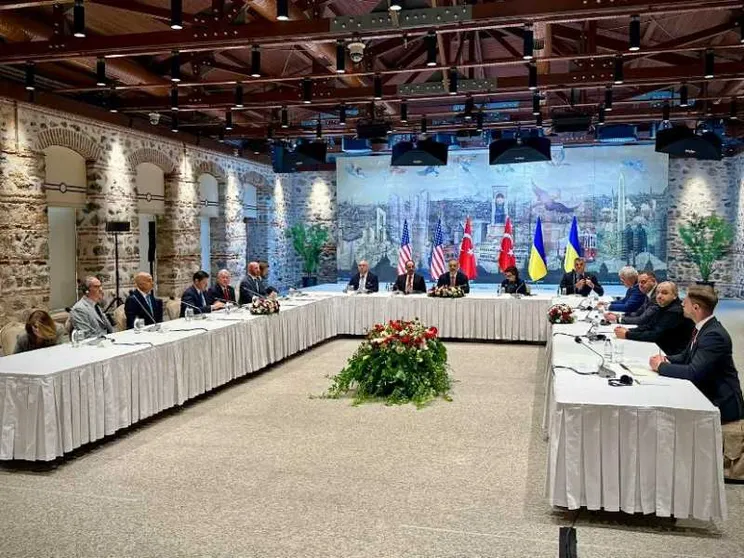 Il dialogo tra sordi ha sfiorato la farsa: nessuna pace a Istanbul