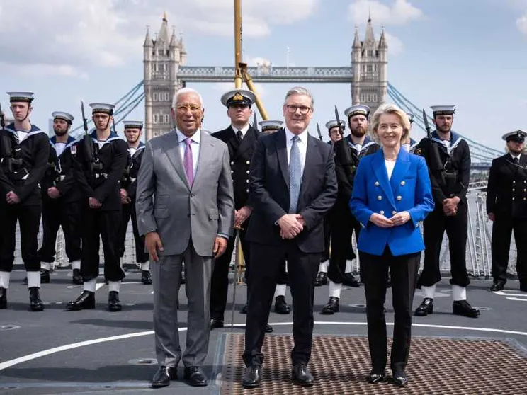 Il Regno Unito “rivede” la Brexit: accordi con la Ue dalla difesa ai giovani