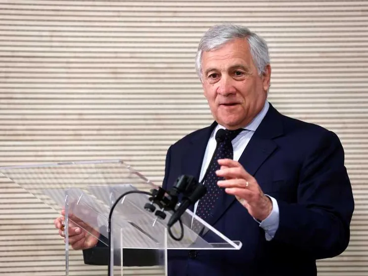 Tajani: «Roma può essere capitale della pace. Santa Sede fondamentale»