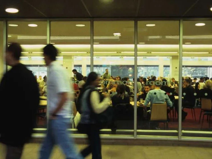 Il nuovo sogno del ceto medio italiano è far emigrare i figli