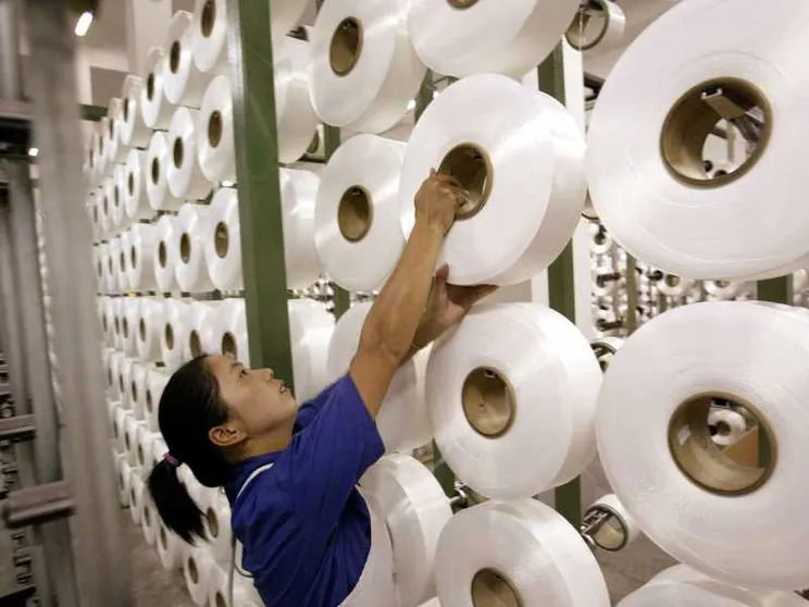 La moda usa e getta è sempre più un problema: c'è solo una soluzione possibile