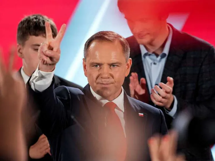 Chi è il nuovo presidente Karol Nawrocki, un sovranista che spaventa l'Ue