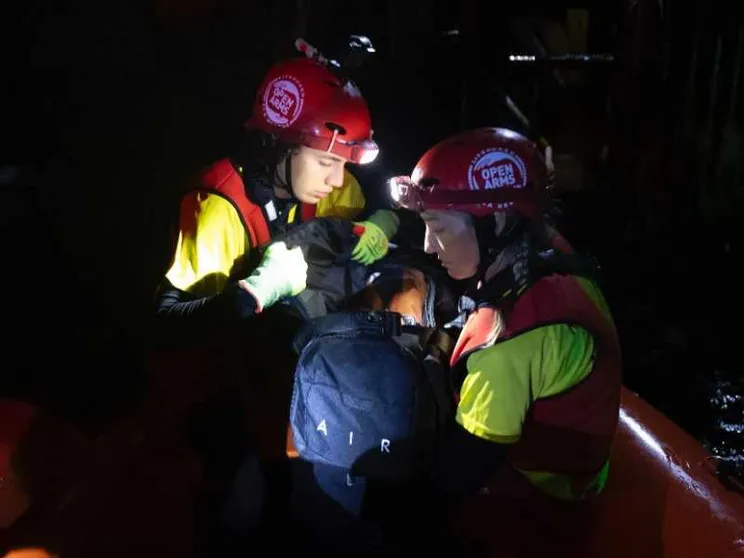 Le due neonate salvate dal mare e arrivate a Lampedusa