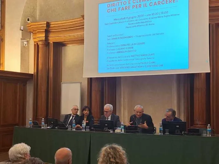 Zuppi: «Un gesto di clemenza nel Giubileo. Porterebbe anche più sicurezza»