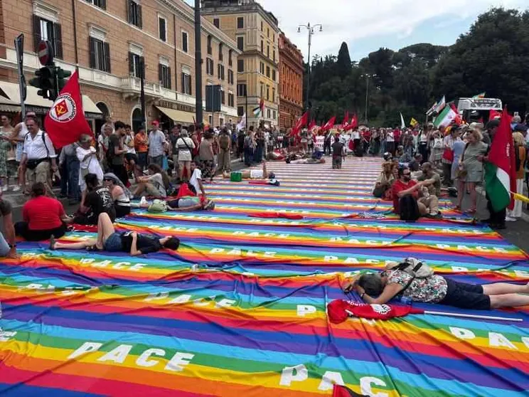Associazioni, 5s, Avs e un po' di Pd insieme per dire no al riarmo