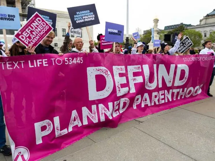 La Corte Suprema ha tagliato i fondi agli abortisti di Planned Parenthood