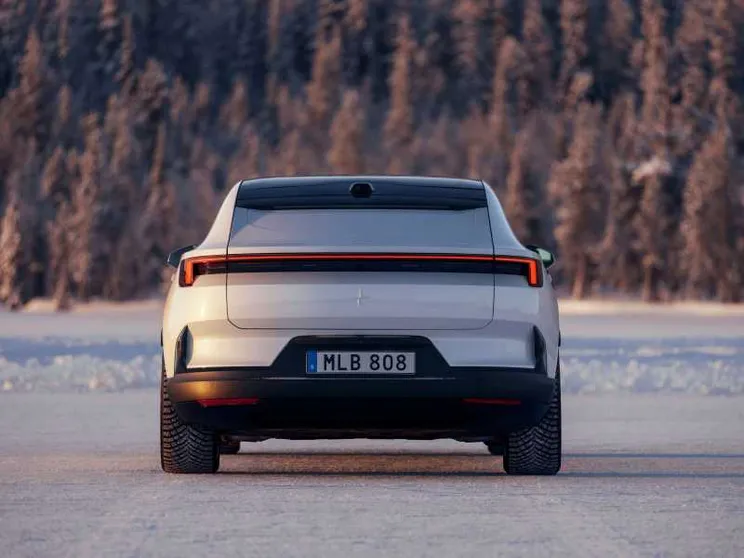 Polestar 4, com'è e come va la prima auto senza lunotto posteriore