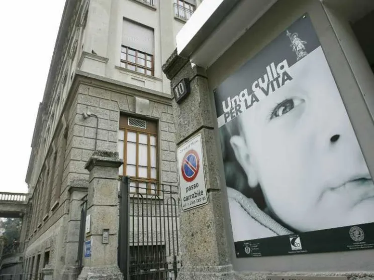 Una “culla per la vita” in ogni ospedale: quante adesioni alla proposta