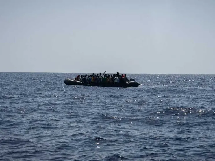 Sbarchi, soccorsi, richieste di aiuto: l'emergenza in mare continua