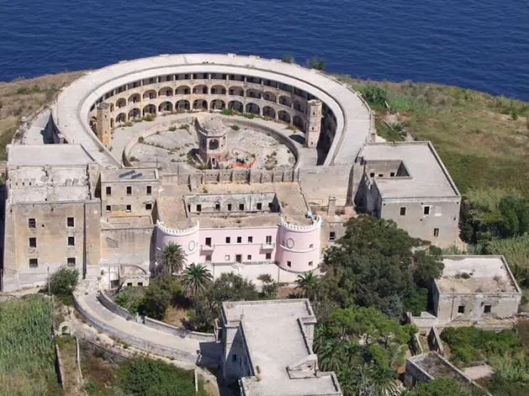 Ventotene, l'ex carcere di Pertini diventa un luogo della memoria