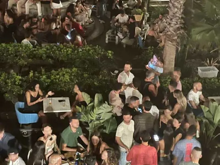 Dormire nella vasca e altri stratagemmi: cittadini contro "movida selvaggia"
