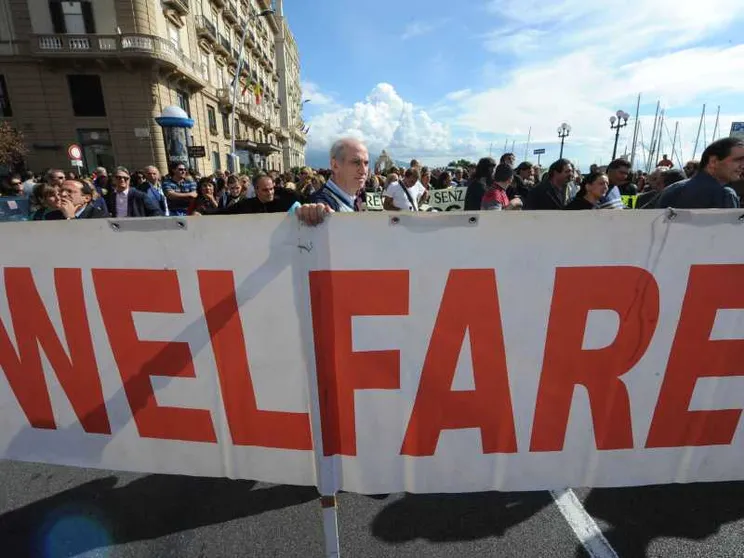 Le disuguaglianze, l'eclissi del Welfare e il mito fragile del merito