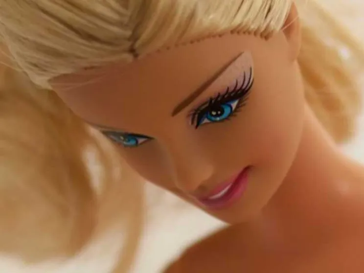 Come Barbie ha fatto scoppiare una nuova polemica contro l'islam in Francia