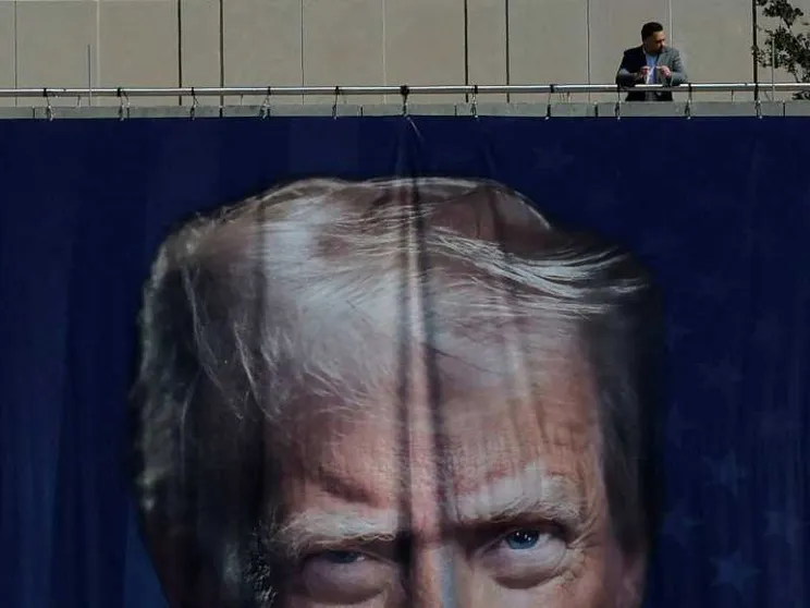 La democrazia americana sta scivolando verso l'autocrazia? La strategia di Trump