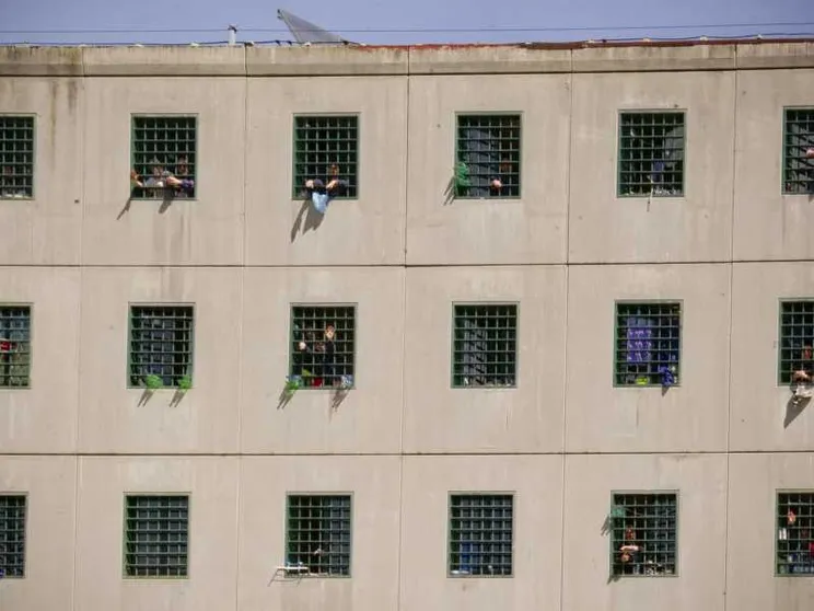 Suicida in cella una 26enne, la terza in pochi giorni. Le parole del vescovo