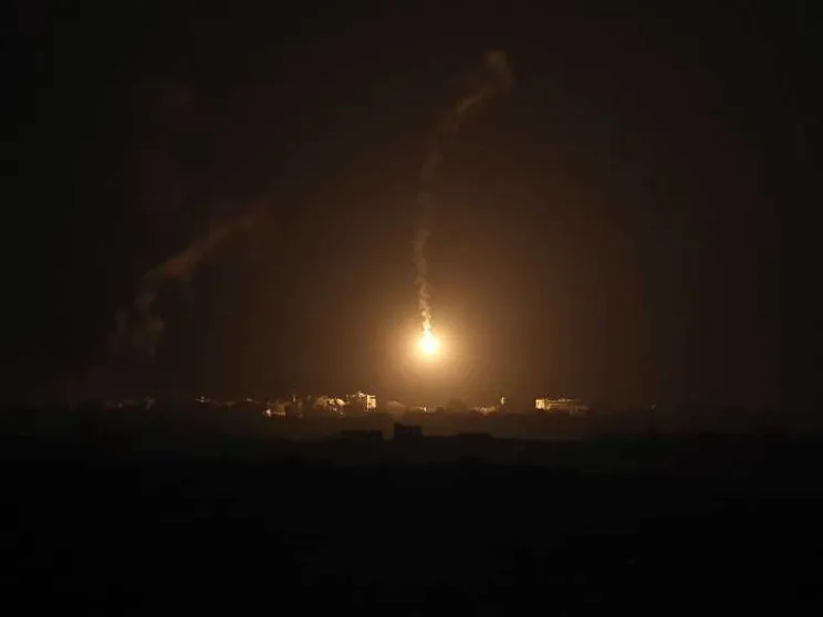 L'esercito di Israele è entrato a Gaza City: «La città sta bruciando»