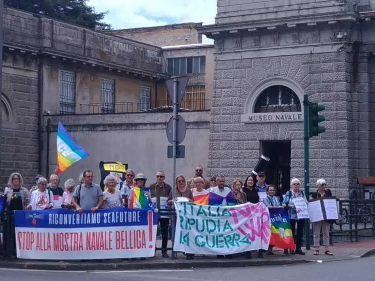 I pacifisti: «No a un settore marittimo militarizzato»