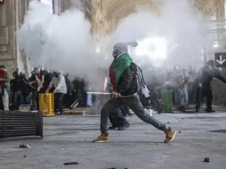 Dialogo con un ragazzo in piazza per Gaza e il no allo scontro. Fermiamoci