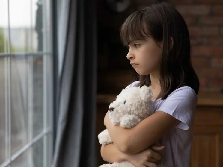 Il 2024 anno nero dei reati sui minori: 7.204 casi, le bambine le prime vittime