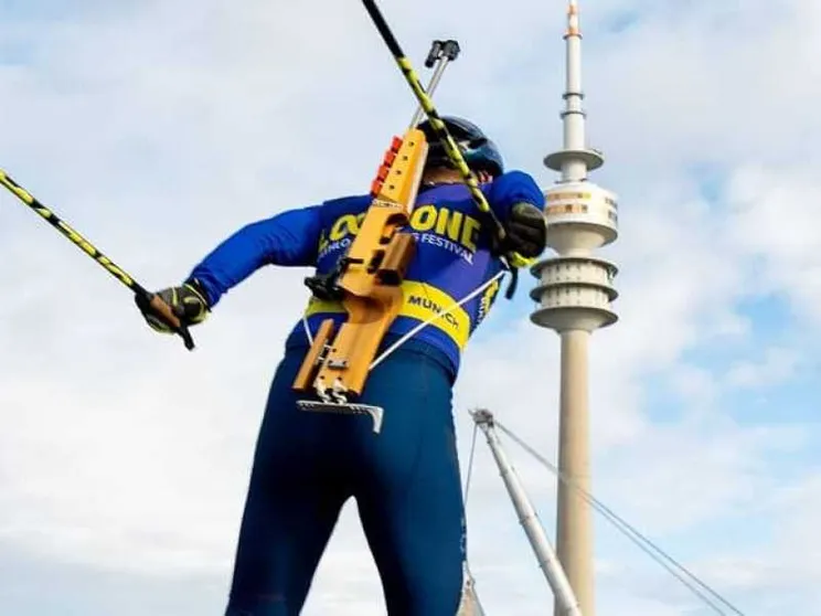 Biathlon senza neve con skiroll e carabina