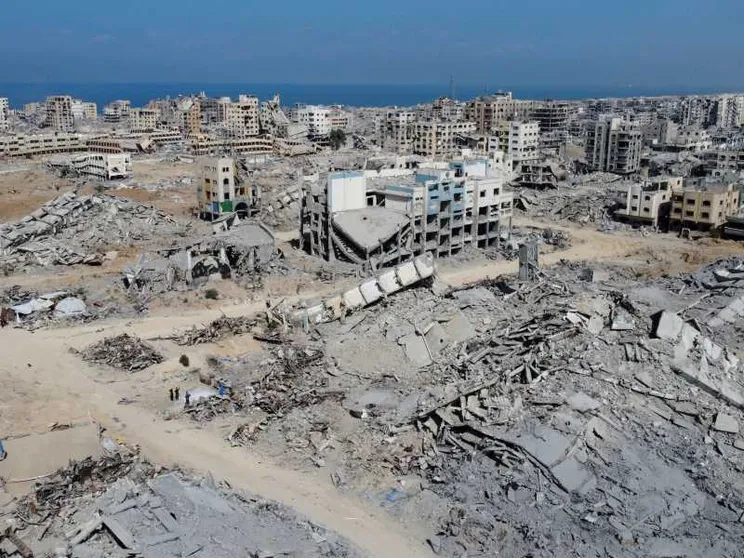 L'immagine mostra Gaza City in macerie