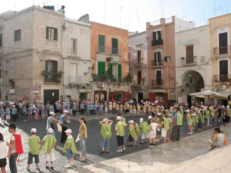 I ragazzi degli oratori in strada a Bari